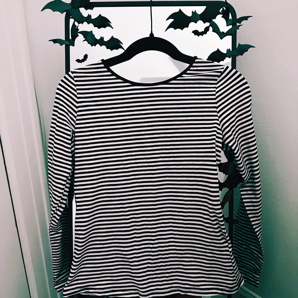 H&M Striped Long Sleeve Tee • Basic Essential • Size M